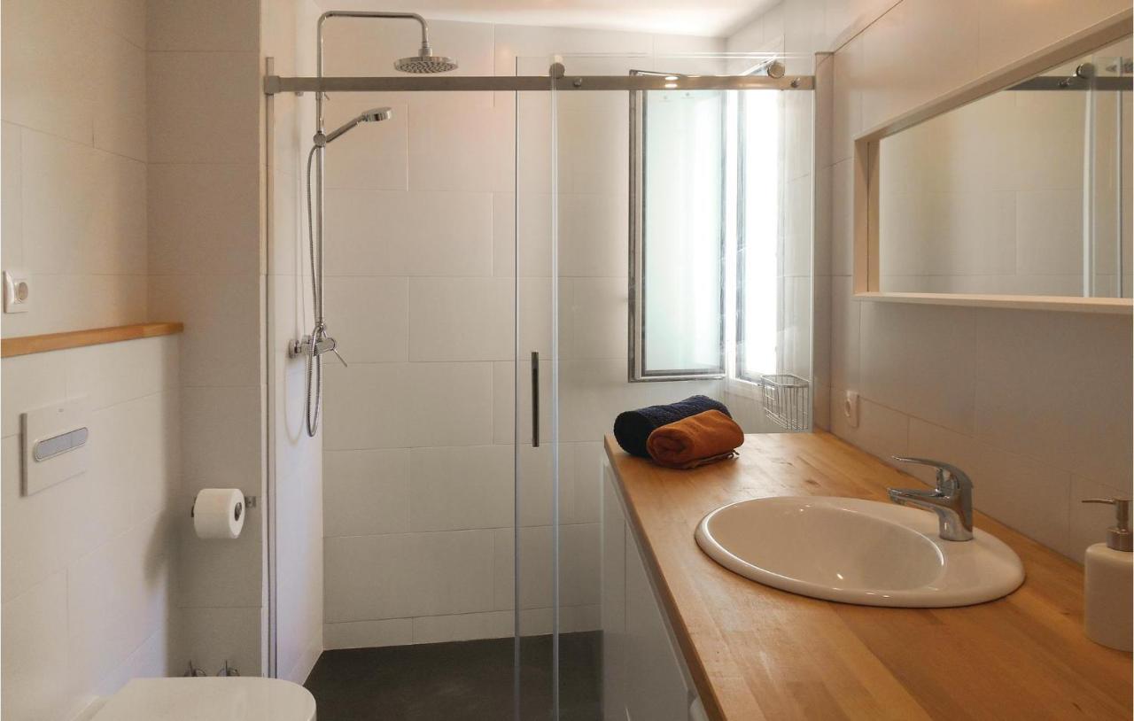 2 Bedroom Amazing Apartment In Tossa De Mar Exterior photo